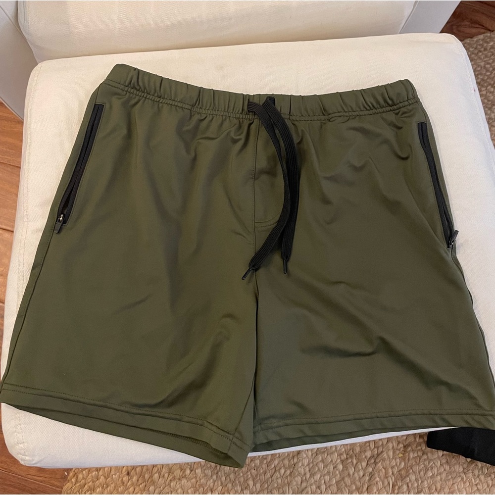 No tag athletic shorts - M